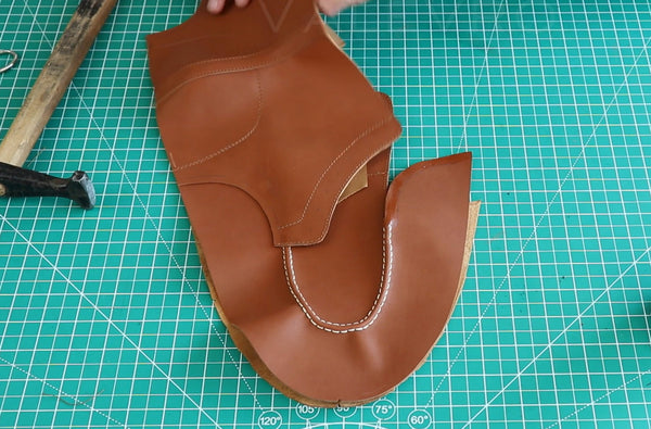 Join the upper and quarters of the moc boots in Valevro shoemaking course