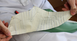 Sneaker patternmaking process – obtaining the shell from the taped last during the VALEVRO shoemaking course.