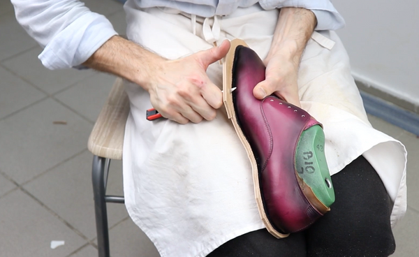 Dyed Oxford – Shoemaking Video Course