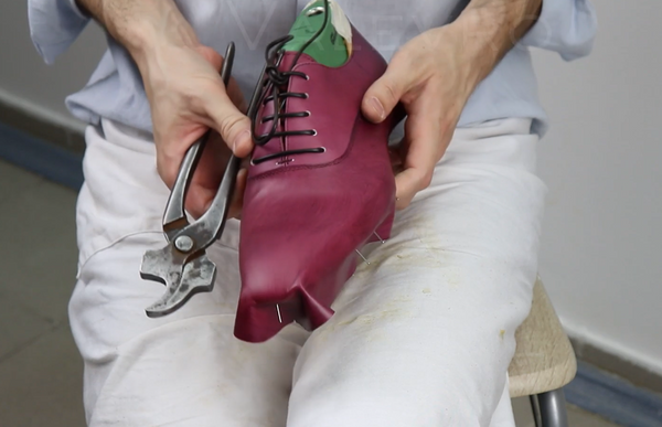 Dyed Oxford – Shoemaking Video Course