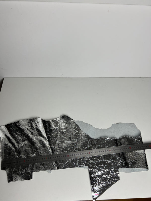 Leather Scraps, Medium and Small pieces, Color silver, Cracked Mirror finish look | 0.8 kg | 1.8 lb