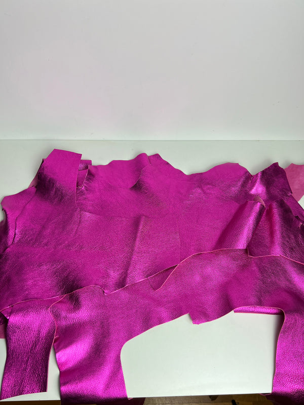 Leather Scraps – Medium & Small Pieces – Color Pink – Nice Finish – 0.8 kg / 1.8 lb