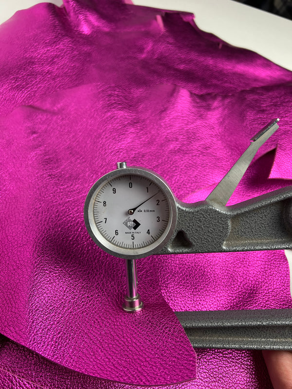 Leather Scraps – Medium & Small Pieces – Color Pink – Nice Finish – 0.8 kg / 1.8 lb