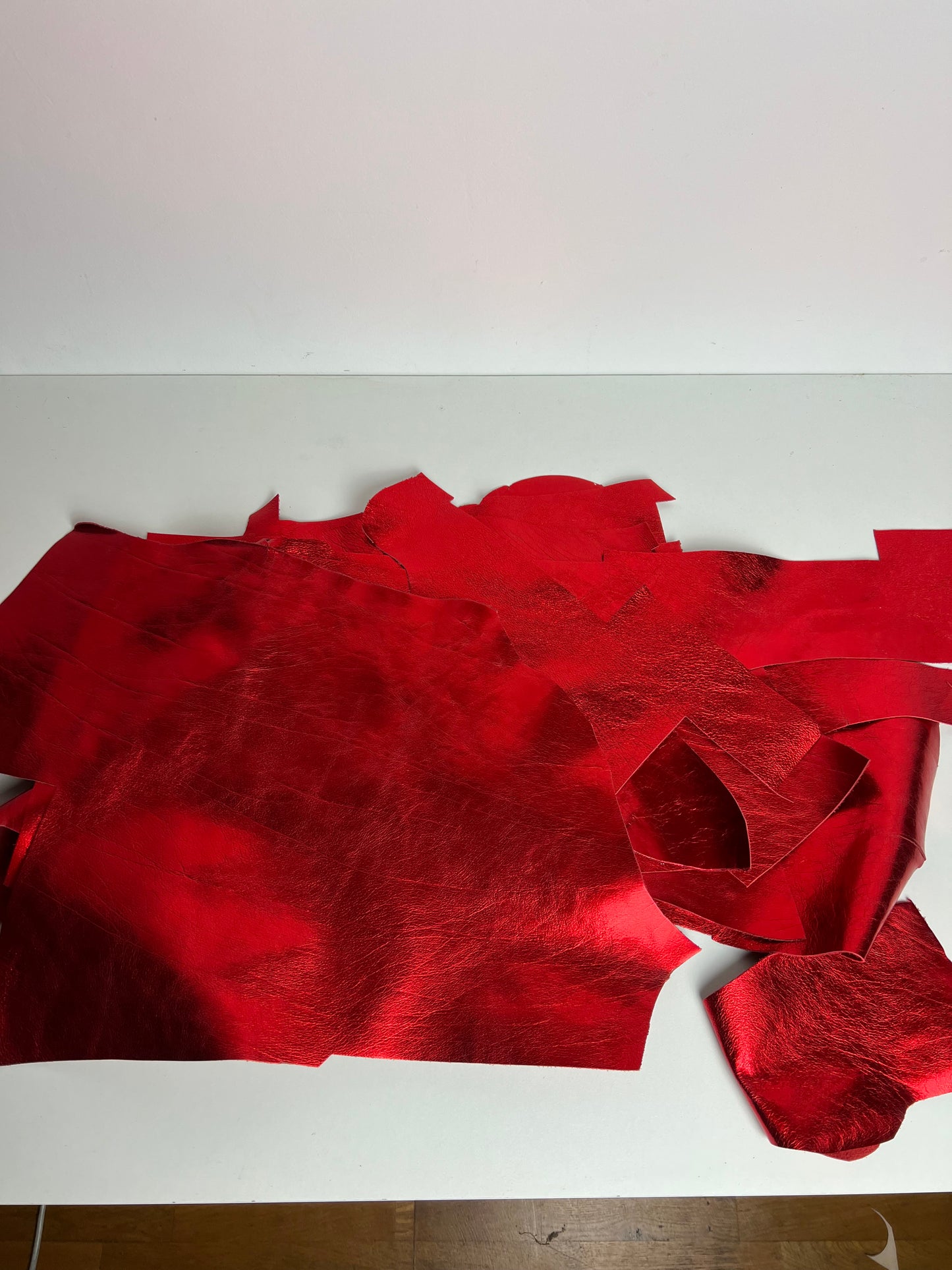 Pieces of Leather, Medium and Large pieces, Color bright red, Nice finish look | 0.8 kg  | 1.8 lb