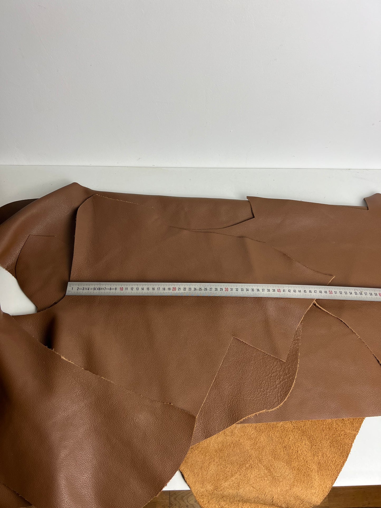 Pieces of Leather, Medium and Large pieces, Color Brown, Cow, Nice finish look | 0.8 kg  | 1.8 lb