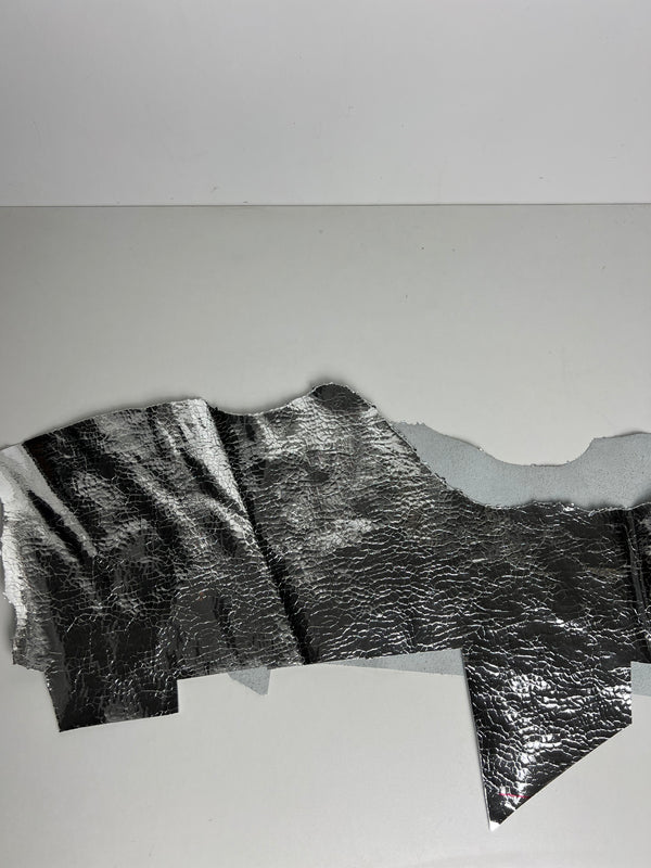 Leather Scraps, Medium and Small pieces, Color silver, Cracked Mirror finish look | 0.8 kg  | 1.8 lb