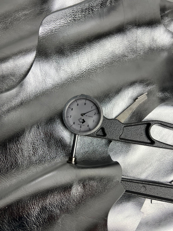 Leather Scraps, Medium and Small pieces, Color Silver, Nice finish look | 0.8 kg  | 1.8 lb